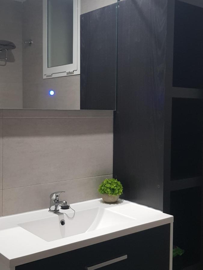Nautilus Apartment Торевиеха Екстериор снимка